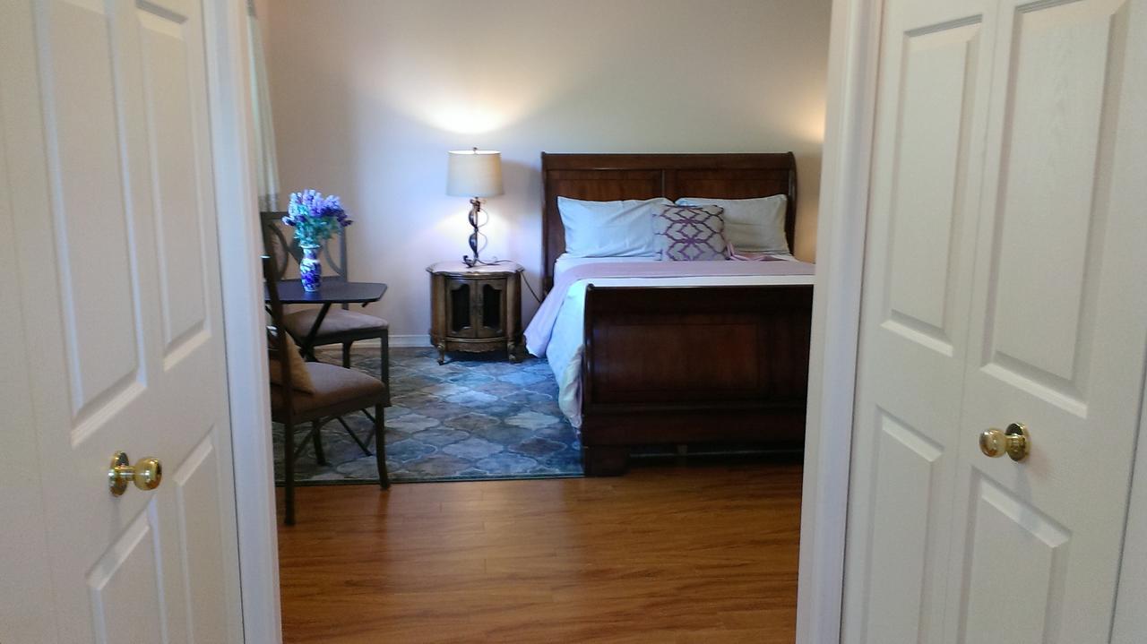 Hb Guest Home 5 워털루 외부 사진